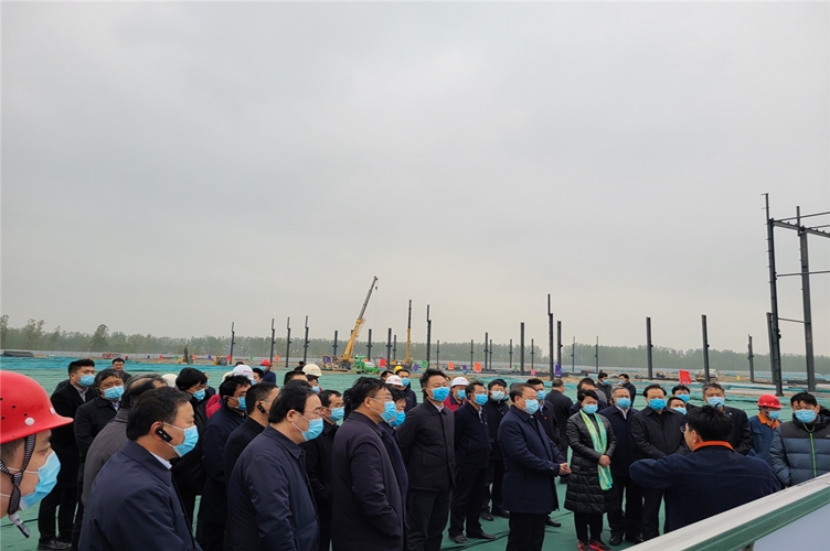 濮陽各級領導在聽取濮耐項目匯報_副本.jpg 濮陽各級領導在聽取濮耐項目匯報_副本.jpg