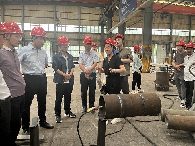 新設(shè)備焊接演示現(xiàn)場.jpg 新設(shè)備焊接演示現(xiàn)場.jpg